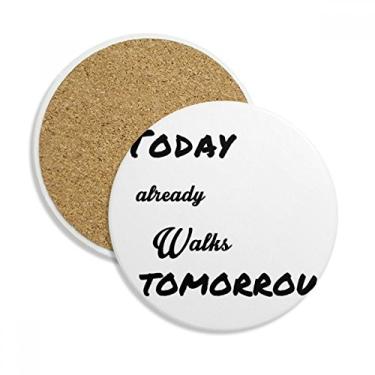 Imagem de Caneca Poetry Today Already Walk Tomorrow porta-copos com proteção de mesa, pedra absorvente