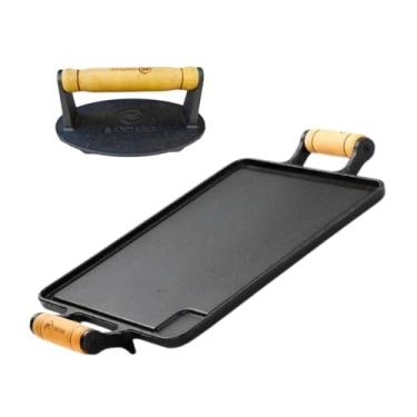 Imagem de Kit Chapa Bifeteira de Ferro Fundido Com Prensador De Bife Lisa Com Alça De Madeira Conjunto