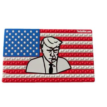 Imagem de TheHatMat Suporte automotivo para painel antiderrapante extragrande da HAT MAT (Trump)