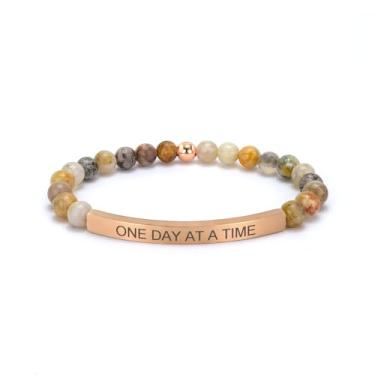 Imagem de cusurlove Pulseira cristã inspiradora para mulheres, joia de verso bíblico com contas de ágata de folha de bambu, presente de fé religiosa banhada a ouro 18K, joia de incentivo às escrituras para ela