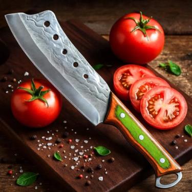 Imagem de Cutelo Esmeralda Aço Alto Carbono Forjado 5mm – Faca do Chef Profissional para Churrasco Cozinha e Camping com Bainha de Couro e Cabo de Madeira Ergonômico – Lâmina Super Afiada