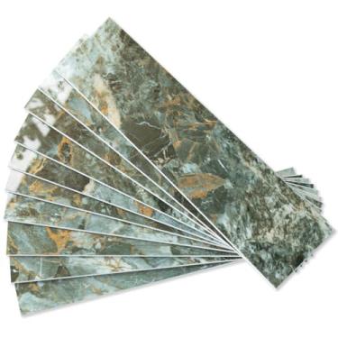 Imagem de AULIGET 40 peças de mármore verde polido com azulejos dourados de parede Backsplash de descascar e colar, 7,6 cm x 30,5 cm de pedra sintética de PVC em azulejos para cozinha, banheiro, lavanderia