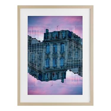 Imagem de Stupell Industries Impressão Emoldurada Surreal Symmetry Building Fachada Birch Under Glass Design por Robin Vandenabeele, 20 x 14