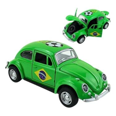 Imagem de Mini Carro Colecionável Retrô, Miniatura Automotiva em Metal, Verde, Escala Realista, carrinho colecionável vintage, para colecionadores. Carrinho com bandeira do Brasil.