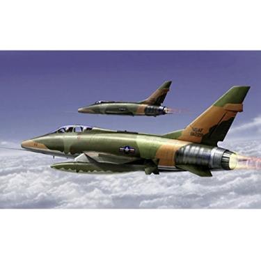 Imagem de Trumpeter F 100F Super Sabre 1/72 Kit de Modelo Verde Realista para Criança