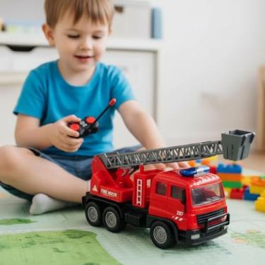 Imagem de Caminhão de Bombeiro Controle Remoto – Brinquedo RC com Luzes, Som e Movimentos Realistas – Ideal para Crianças, Aventura de Resgate