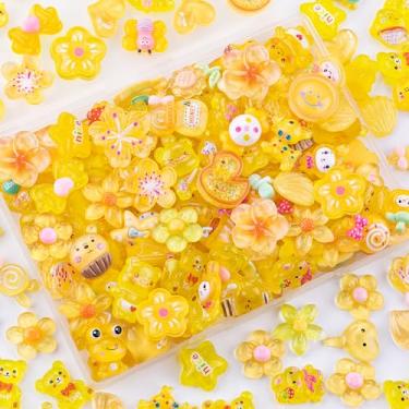 Imagem de 100 peças de amuletos amarelos de geleca sortidos, enfeites aleatórios de resina plana a granel urso coelho kawaii acessórios para capa de telefone lixo, grampos de cabelo, artesanato de scrapbook e