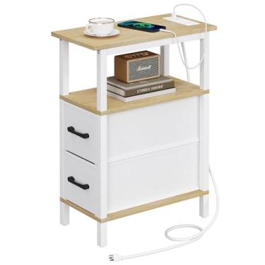 Imagem de Mesa lateral estreita para espaços pequenos, mesa de canto fina com estação de carregamento, sofá ao lado da mesa com 2 gavetas de tecido e 1 compartimento aberto, mesa de cabeceira fina com entrada