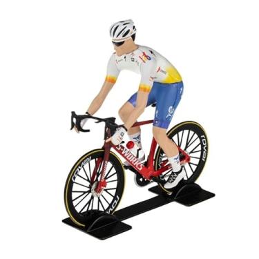 Imagem de OPO 10 - Cyclist Runner Peter Sagan Compatible with Total Energies Tour de France 2023 - SOLIDO 1/18 Figure - TDF16
