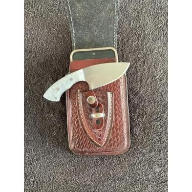 Imagem de Faca Campeira Skinner Muladeira Artesanal 15cm com Lâmina Inox 8cm, Cabo Madeira Muirapiranga ou Resina + Bainha para Celular – Versátil para Churrasco, Campo, Uso Rural e Dia a Dia (Branco Lisa)