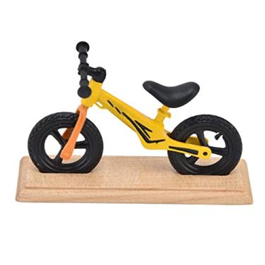 Imagem de Mini bicicleta para casa de bonecas Ainoli, bicicleta de montanha em miniatura de madeira composta de metal para decoração de casa de boneca (Amarela)
