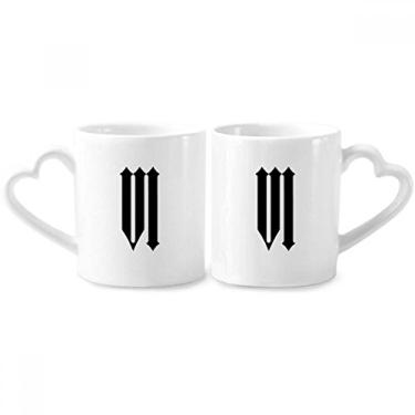 Imagem de Algarismos romanos Seis em silhueta preta Conjunto de canecas de porcelana para casais, coração de cerâmica