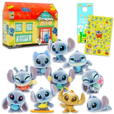 Imagem de Stitch Doorables Collection Peek Set - Bundle with 2024 SDCC Exclusive 8 Doorables Mini Figures Plus Stickers, More | Disney Stitch Mini Figures Comic Con Collectible Set