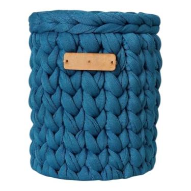 Imagem de Organizador de Mesa Artesanal em Crochê com Base de Madeira - Porta-Lápis Caneta Cachepô Multiuso para Ambientes Organizados (Azul Petróleo)