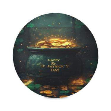 Imagem de Blueangle Jogo americano redondo de pote dourado do Dia de São Patrício, conjunto de 4 tapetes de mesa de poliéster, fácil de limpar, resistente ao calor, limpável, para mesa de jantar (455)