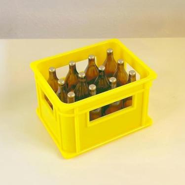Imagem de Pacote com 2 ímãs de abridor de cerveja - Ímã de geladeira fofo com função de abridor de garrafas para cozinha, quadro branco e decoração de armários, acessório doméstico prático amarelo