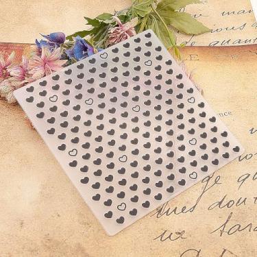 Imagem de Pasta de gravação de plástico com padrão de fundo de coração de amor, impressões texturizadas 3D, fundo do dia dos namorados, modelo de pasta de gravação para fazer cartões, scrapbooking, papel