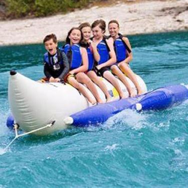 Imagem de LMJYU Barco banana inflável de água, brinquedo aquático de surf, barco banana inflável de PVC, adequado para surfe ao ar livre e rafting, 3 pessoas