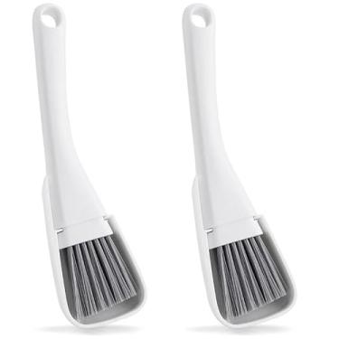 Imagem de Conjunto de mini escovas de limpeza brancas de 2 peças com estojo de armazenamento e cerdas pequenas, adequado para limpar pequenos cantos, como teclados de mesa e janelas de carros.