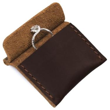 Imagem de Ringsun Bolsa de anel de couro legítimo, pequena caixa de anel feita à mão para homens e mulheres, organizador de joias portátil e presentes de armazenamento para mulheres para casamento, proposta de