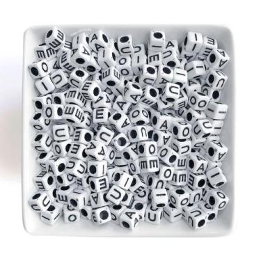 Imagem de Miçanga Vogal Letra Preta, Dado branco 6mm - 25 gr - Meu Arco-Íris Miç