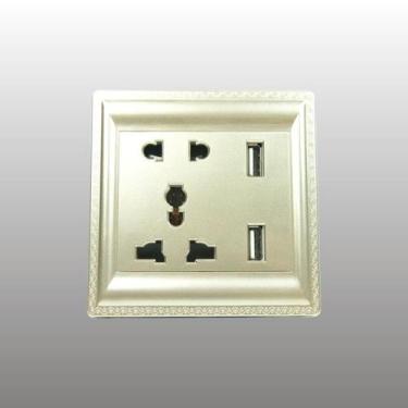 Imagem de Plugue elétrico de carregador de parede USB Gold AC100-250V/10A - Omka