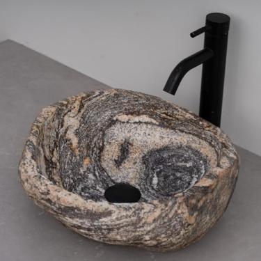 Imagem de MIDUSO Pia de embarcação de pedra irregular 100% feita à mão; pia de pedra real; pia de embarcação exclusiva; acima do balcão; pia de rocha de rio; banheiros rústicos de pias; Irre RiverStone 310