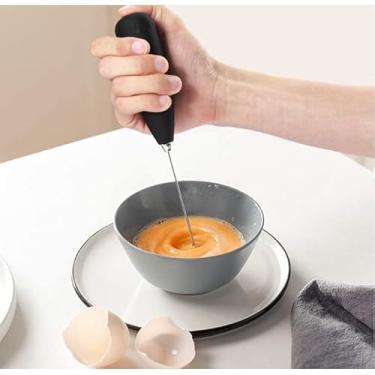 Imagem de Mini Batedor Elétrico Mixer Portátil para Café, Cappuccino, Leite, Ovos, Chocolate Quente, Aço Inoxidável com Cabo Ergonômico Preto
