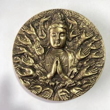 Imagem de FENNYYAR Emblema de moeda de Bodhisattva Guanyin de mil mãos, 6 cm, 5,8 cm, Medalha Decoracion Feng Shui Colecionáveis