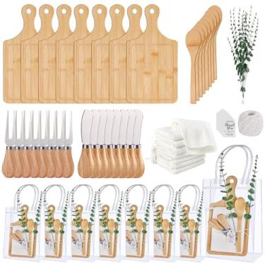 Imagem de Prêmios de chá de bebê para vencedores de jogos tábua de queijo de bambu colher garfo espalhadores de manteiga toalha xadrez cartão de agradecimento e sacos de presente para chá de bebê casamento