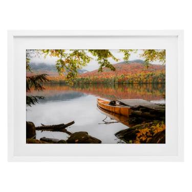 Imagem de Stupell Industries Impressão emoldurada em preto com folhagem calma e doca de barco, design de Jonathan Zaharek, 43 x 58 cm