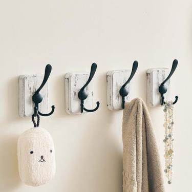 Imagem de LECHYN Pacote com 4 ganchos rústicos de parede, ganchos de toalha de fazenda para banheiros, adesivo resistente e suporte de broca ganchos decorativos de parede de madeira para pendurar toalha roupão