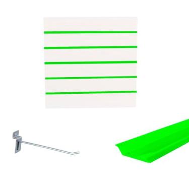 Imagem de Painel Canaletado Branco em Mdf 0,61 x 0,61m com Perfil Pvc Verde Limã