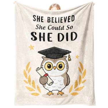 Imagem de Glydein Presentes de formatura para ela, cobertor de formatura macio de flanela para decoração feminina - Presentes de formatura de ensino médio para mulheres, parabéns enfermeira PhD LPN mestrado