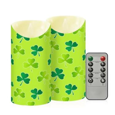 Imagem de Wassud Pacote com 2 velas sem chama de trevos verdes do dia de São Patrício com controle remoto, velas realistas cintilantes com temporizador, velas decorativas para Natal, casamento, festa, decoração