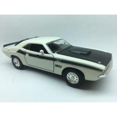 Imagem de Power Toys TECH - Miniatura Dodge Challenger T/A 1970: Carrinho de Ferro com Portas que Abrem e Pneus de Borracha 1:32 COR ALEATÓRIA