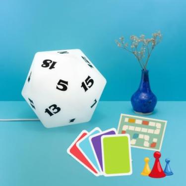 Imagem de Luminária 3D Dado Icosaedro RPG Bivolt – Decoração Gamer e Geek para Mesa ou Parede, Luz Decorativa Criativa para Setup e Ambiente Nerd