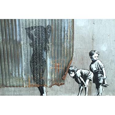 Imagem de Pôster impresso de arte de grafite urbano Banksy - Peek A Boo Shower 61 x 40 cm Crianças espiando uma mulher tomando um banho