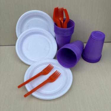 Imagem de Kit Descartável Econômico 150 Itens - Conjunto para Festas com Pratos, Copos e Garfos para Aniversário e Eventos(Branco+Laranja+Roxo)