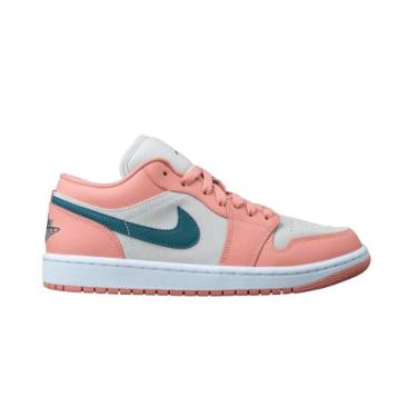 Imagem de Nike Tênis de basquete feminino Air Jordan 1 Low UNC, Raiz Lt Madder/verde-azulado escuro, 5.5