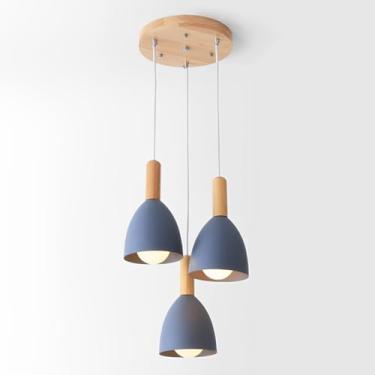 Imagem de Lustre pendente simples de madeira com cúpula de metal, estilo moderno, com três lâmpadas E26, ideal para iluminação de sala de jantar, quarto, cozinha e ilha.
