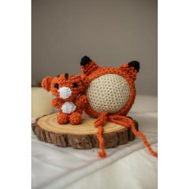 Imagem de Amigurumi tigre e touca laranja fotografia newborn recém nascido