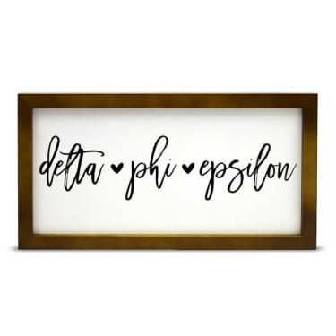 Imagem de Sorority Shop Arte de parede Delta Phi Epsilon - Decoração de parede retangular de madeira emoldurada de 43 x 23 cm, placa de parede com design de script, presente para irmãs DPE