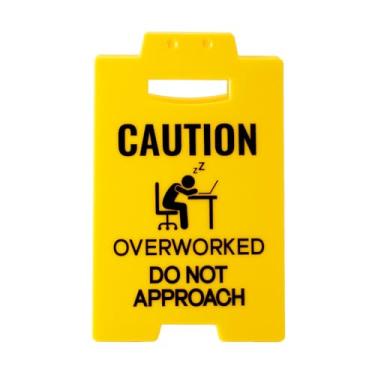 Imagem de Do Not Approach Placas, Placas de Advertência Engraçadas para Mesa Escritório Decoração para Mulheres Colegas Trabalho Acessórios Escritório Sarcásticos (Sobrecarregado)