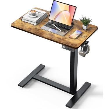 Imagem de YOLEZO Mesa elétrica ajustável em pé – mesa portátil pequena para laptop com rodas ocultas, pequena estação de trabalho de computador para uso de cabeceira e escritório em casa (71 x 40 cm, marrom