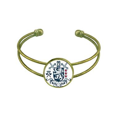 Imagem de Bracelete com emblema de leão Medievais Cavaleiros da Europa com espada joia retrô de punho aberto
