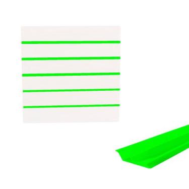 Imagem de Painel Canaletado Branco em Mdf 0,61 x 0,61m com Perfil Pvc Verde Limã