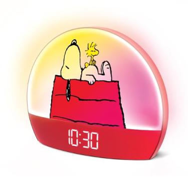 Imagem de Peanuts Despertador Snoopy Sunrise – Edição Snoopy vibrante com luzes multicoloridas, carregamento USB, tela LED, simulação de despertar suave e função soneca prática, vermelho