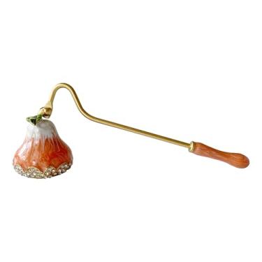 Imagem de Pewery Vela de pera laranja, extintor de vela de metal pintado à mão com alça antiderrapante, ferramenta de vela decorativa elegante para Hanukkah, Natal, aniversários