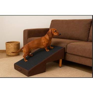 Imagem de Puff Rampa Pet 2 em 1 com Pés de Madeira e Carpete Antiderrapante – Auxilia Cães a Subirem no Sofá | Design Moderno e Funcional (Marrom, Tamanho Unico)